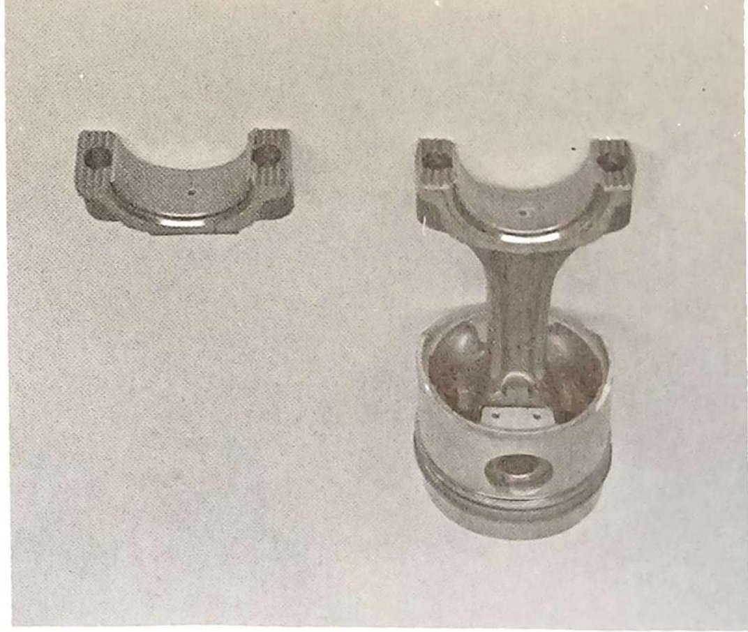 Semicuscinetti di biella: coppia di semicuscinetti (sinistra) e biella con cappello (destra)