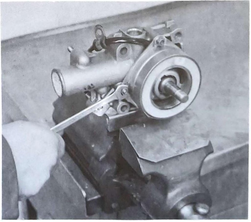 Montaggio del corpo elettromagnete sulla pompa acqua