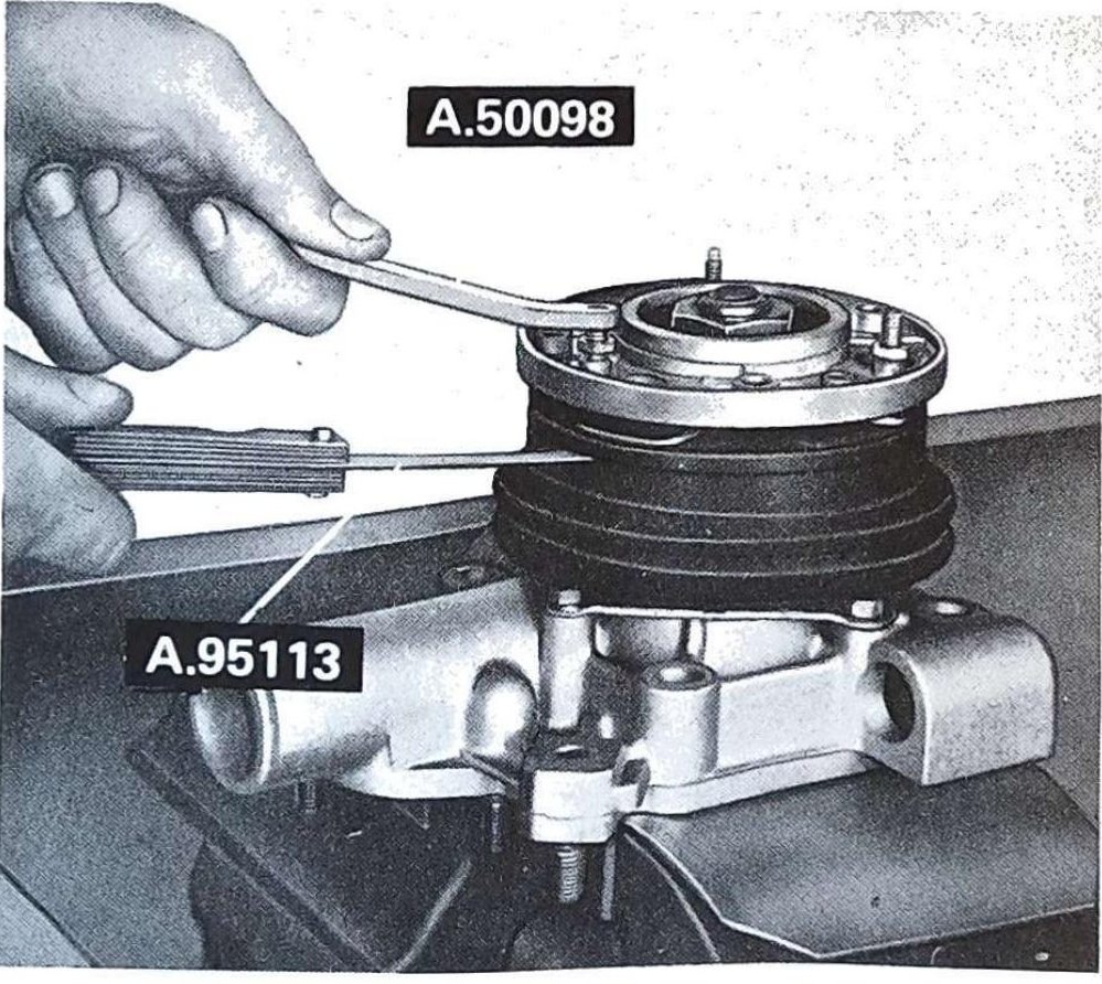 Registrazione del traferro elettromagnete con attrezzi A.50098 e A.95113