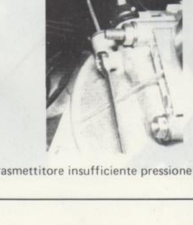 Particolare collegamenti meccanici inferiori