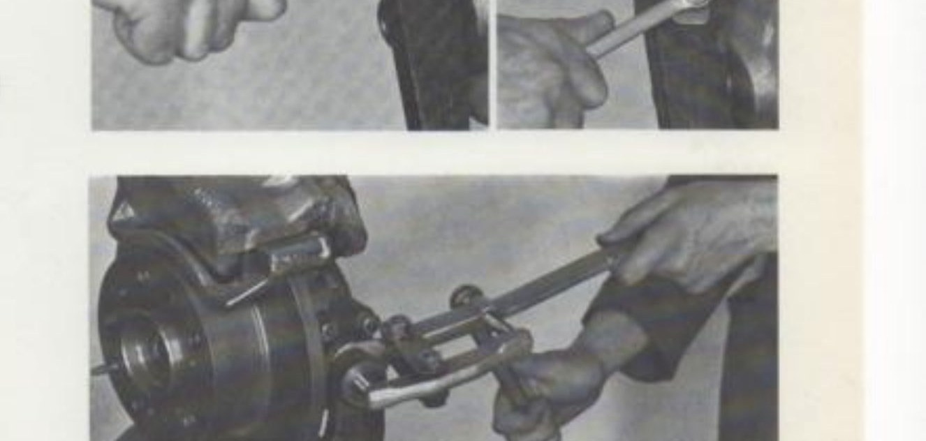 Smontaggio · montaggio braccio oscillante inferiore (smontaggio cuscinetto)