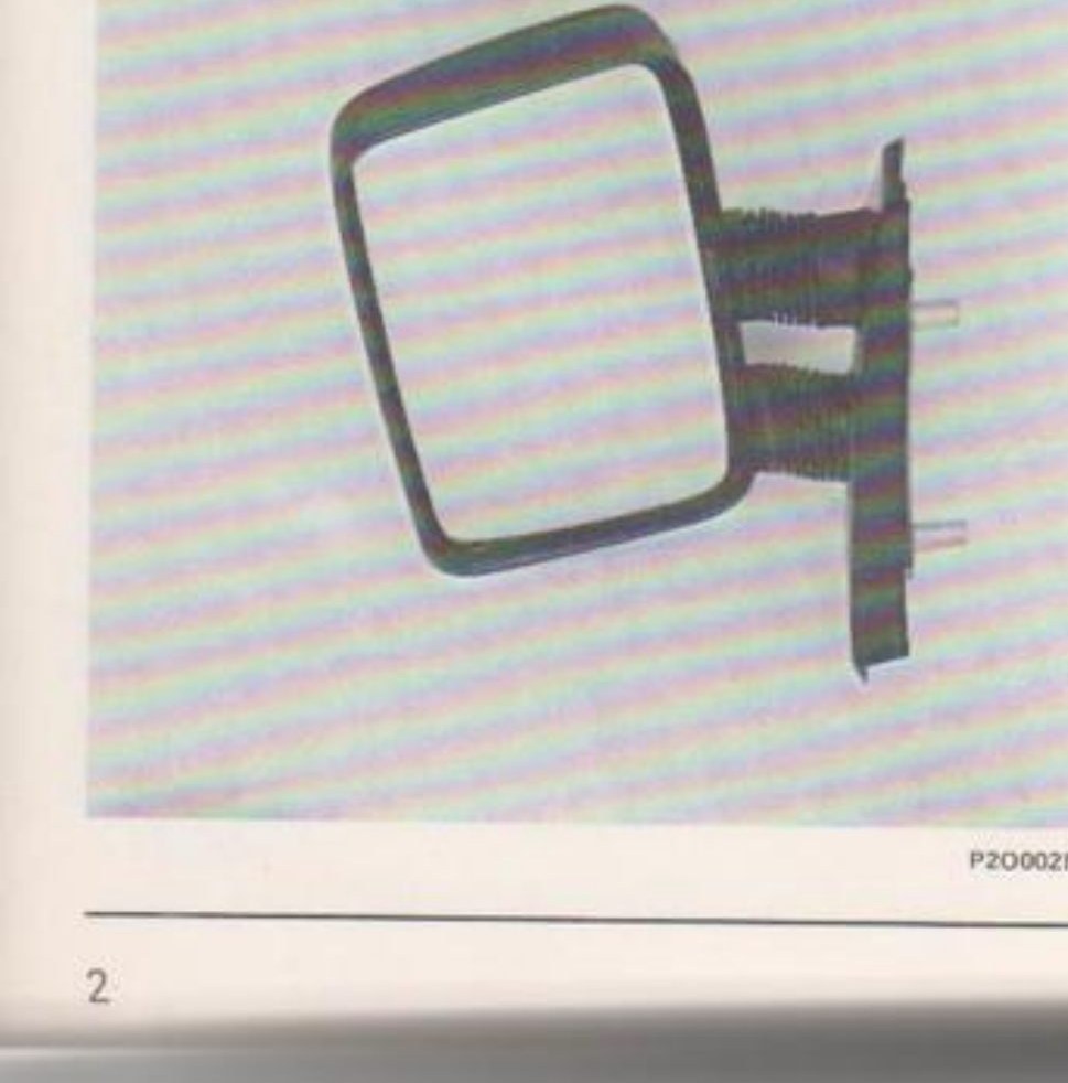 Specchio retrovisore esterno staccato (P2O002M04)